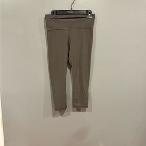 *GENTLY WORN* Athleta Size M Elation Crop Leggings